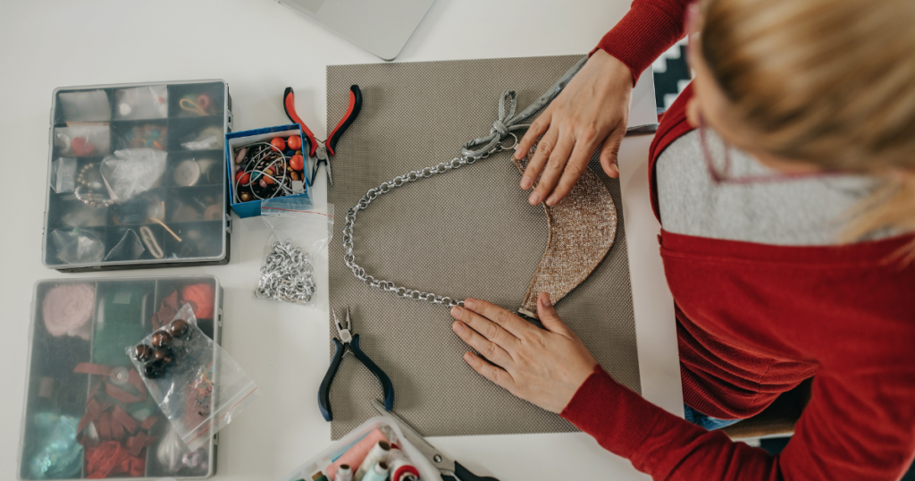 Start Your Side Hustle Today finding image